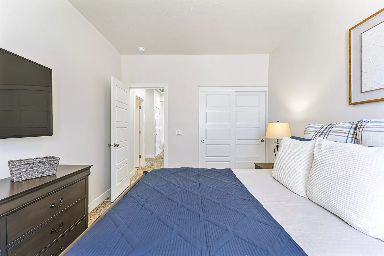Queen Bedroom