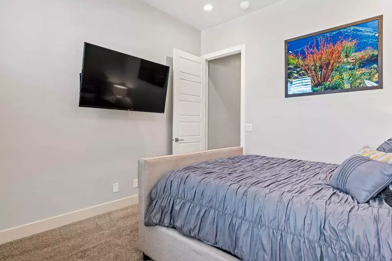 Queen Bedroom