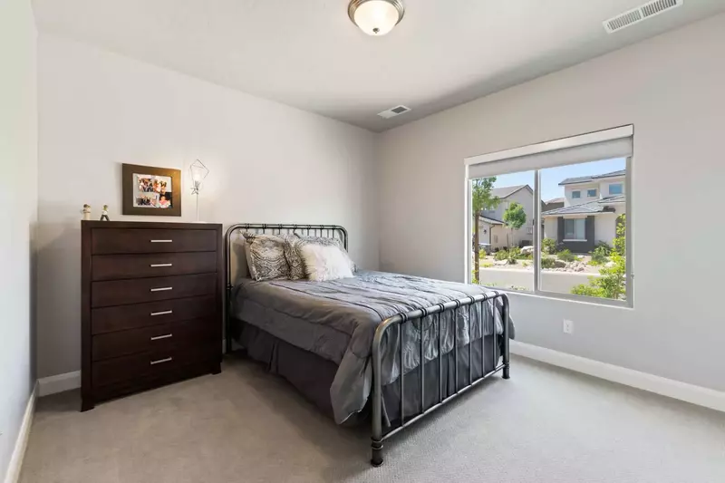 Queen Bedroom