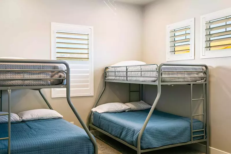 Twin / Full Bunk Room