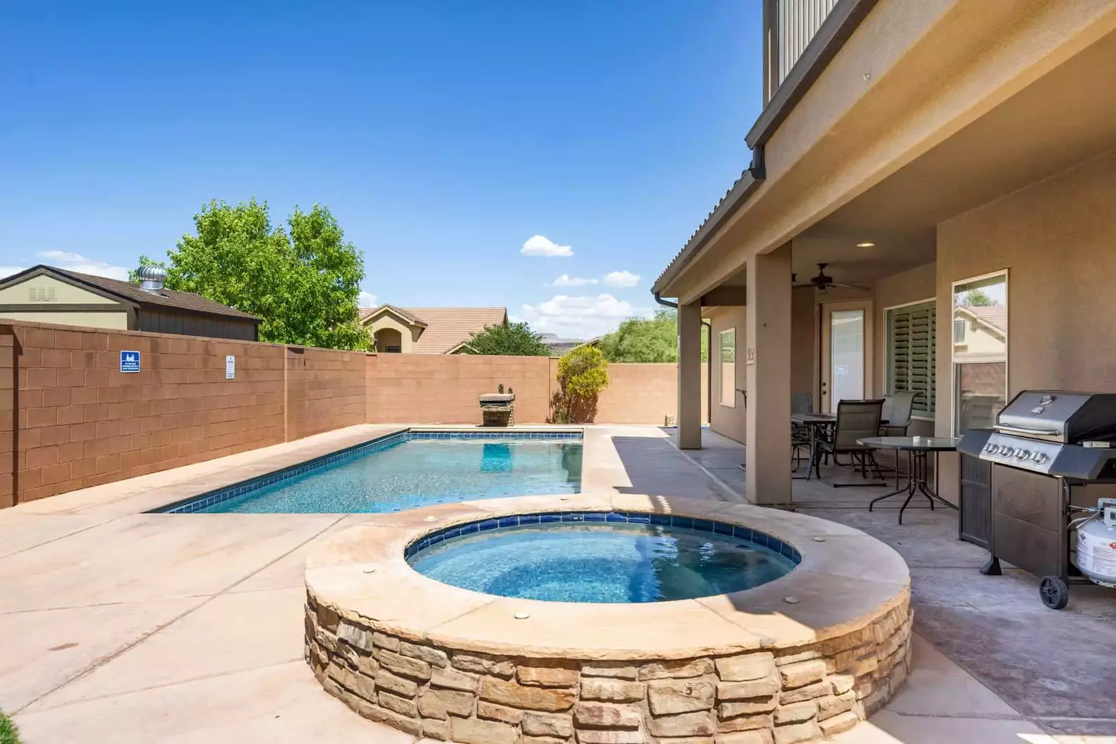Private Hot Tub & Pool