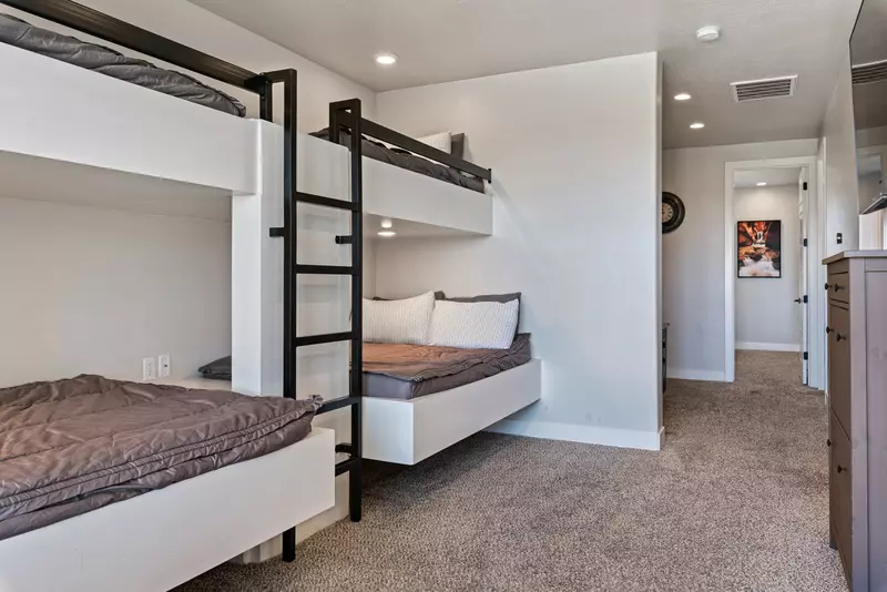 Twin/Full Bunks