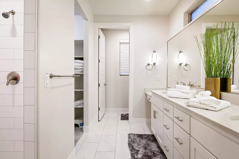 Master Bedroom 1 Bathroom
