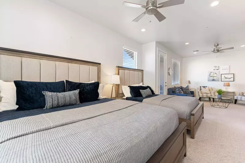 Master Bedroom 2 With Sitting Area