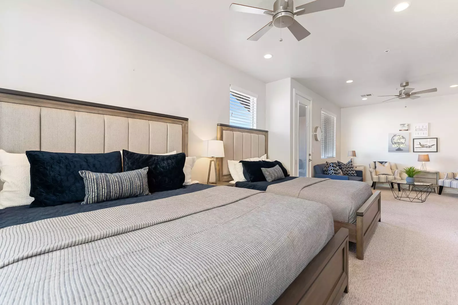Master Bedroom 2 With Sitting Area