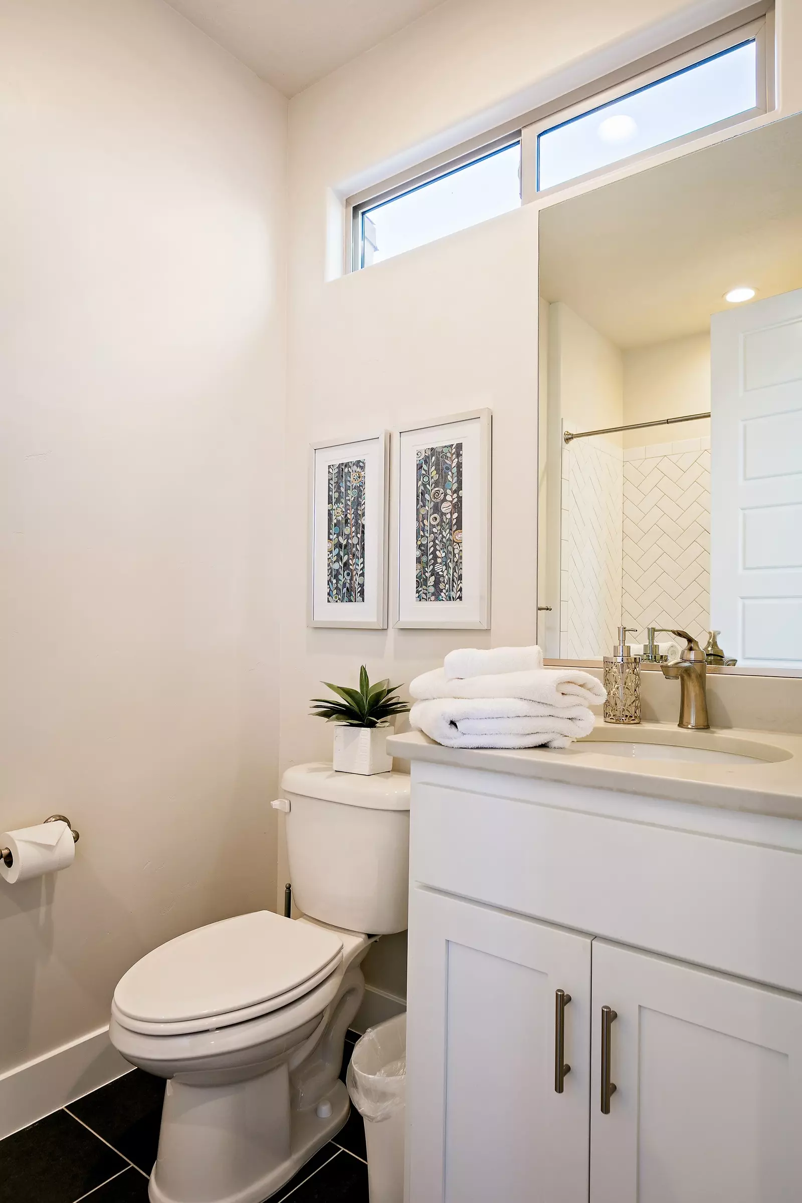 Master Bedroom 2 Bathroom