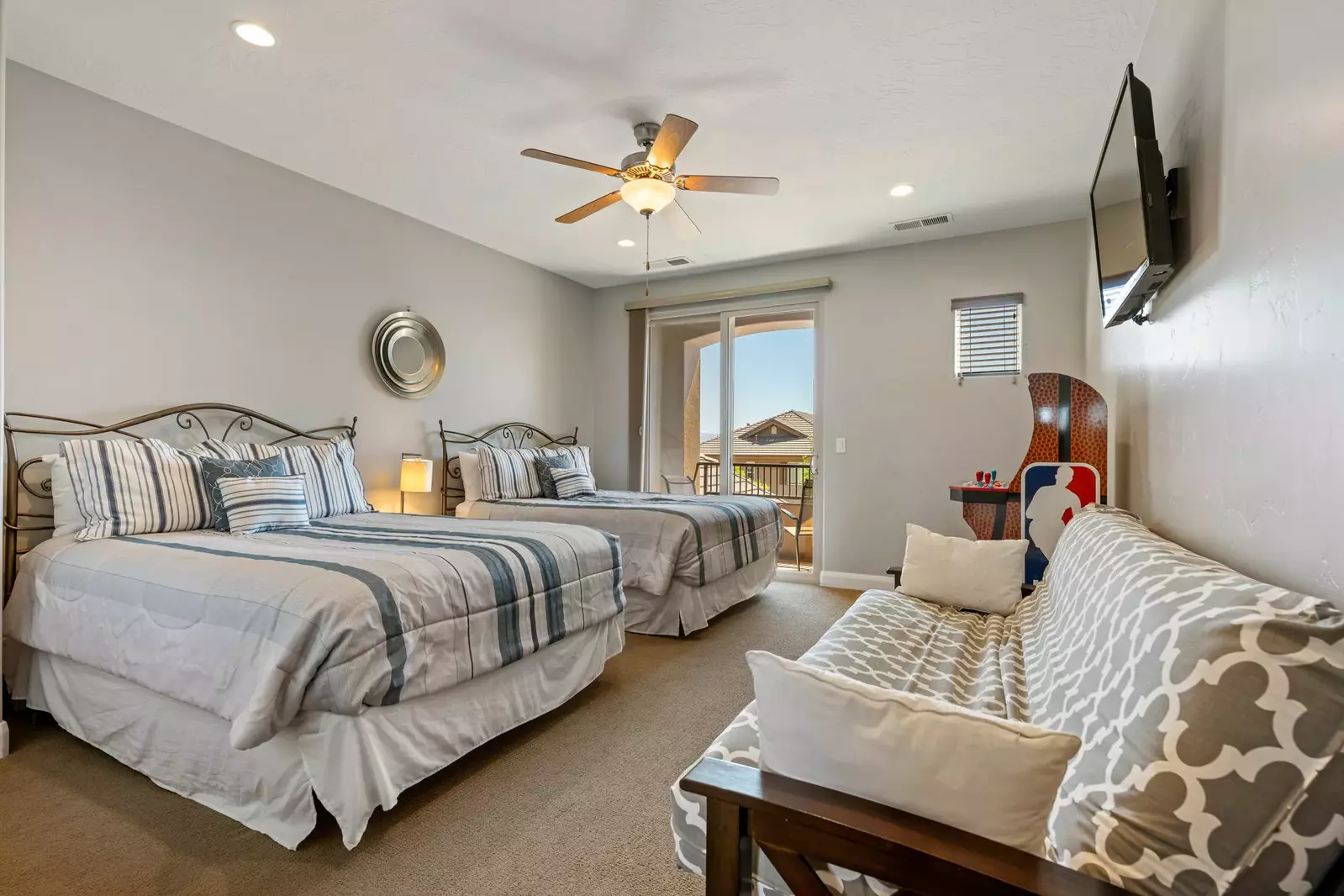 Queen Beds with Futon