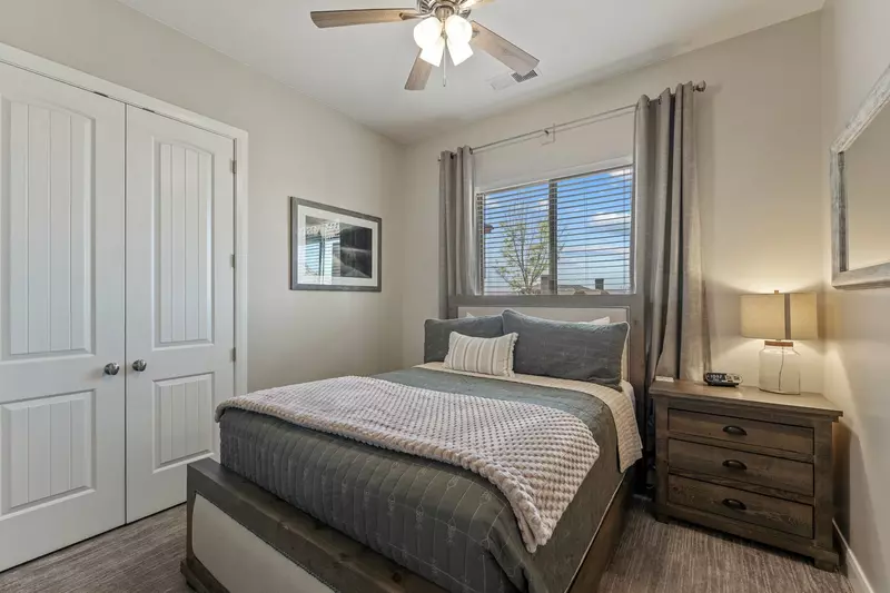 Queen Bedroom