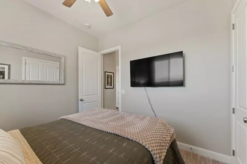 Queen Bedroom