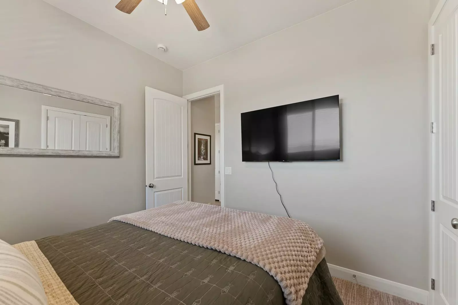 Queen Bedroom