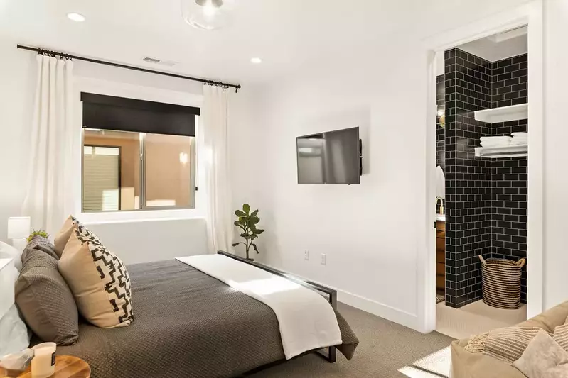 Queen Bedroom