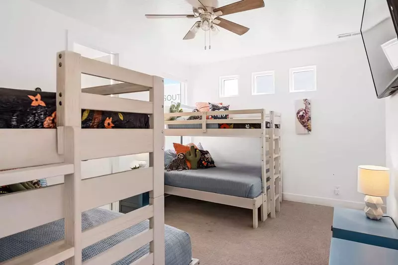 2 T/F (M) Bunk Room