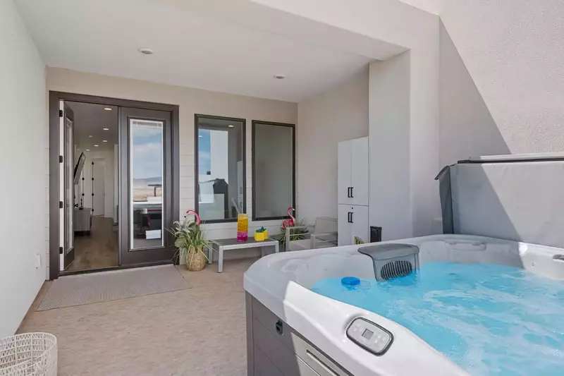 2nd Floor Patio with Private Hot Tub