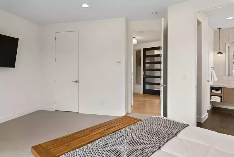 Master King Bedroom off the Entryway