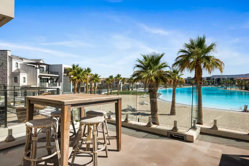 Upper Balcony with Lagoon Views
