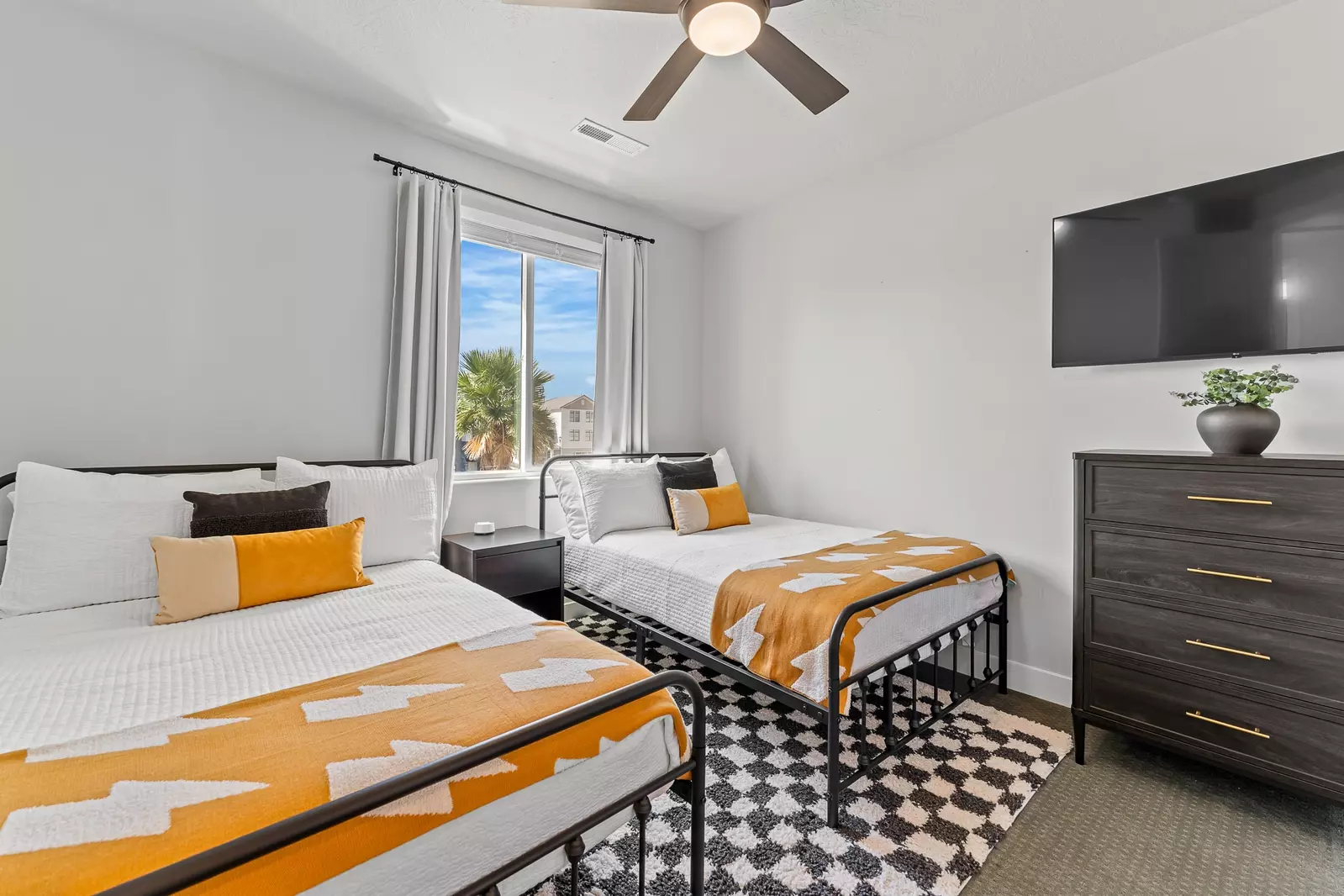 2 Double Beds/Attached Bath