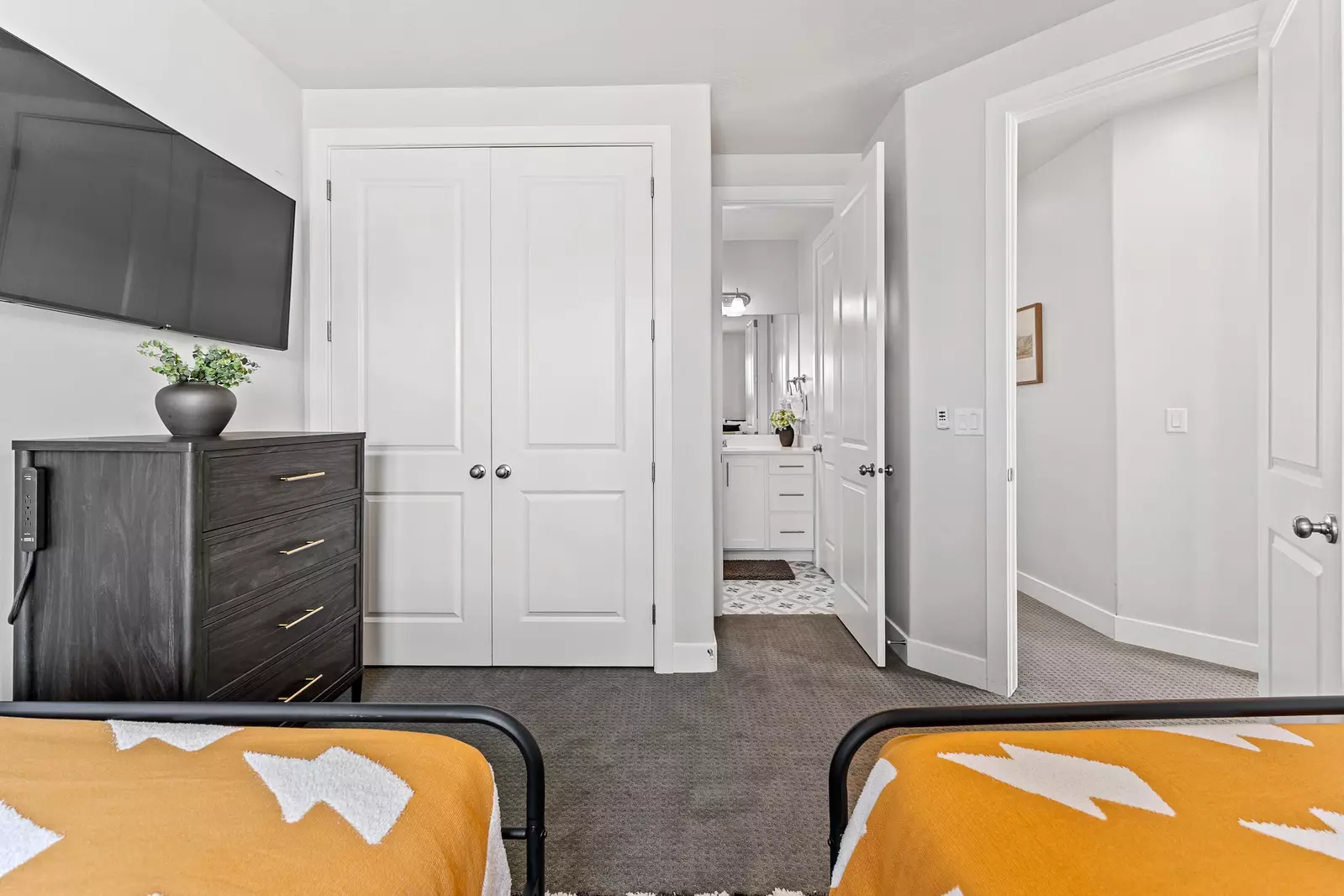2 Double Beds/Attached Bath