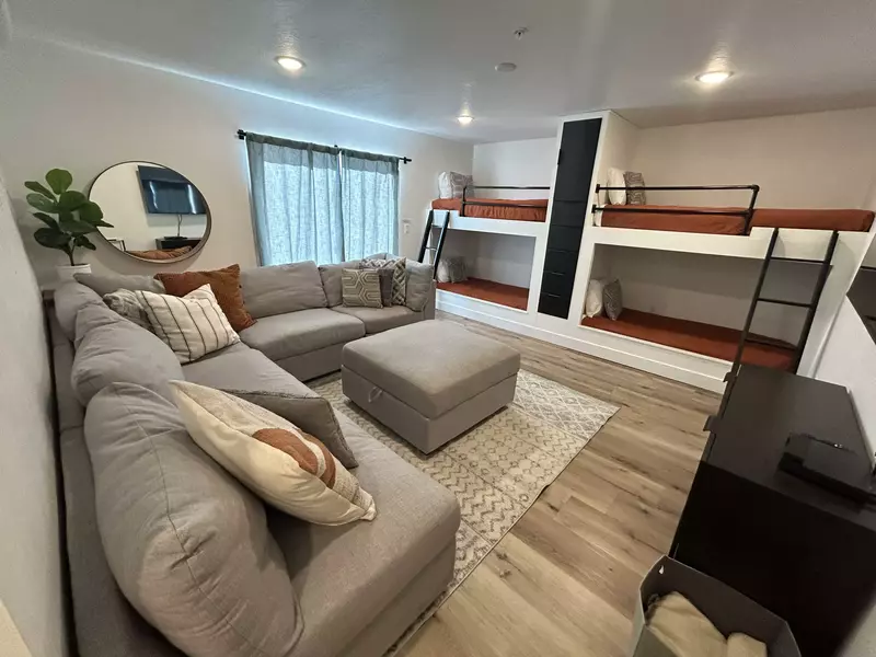 3rd floor loft T/T Bunk Beds