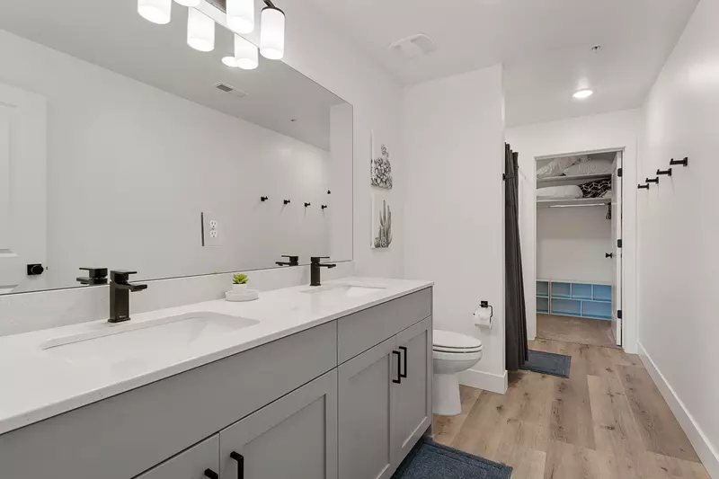 Second Level Master Bathroom