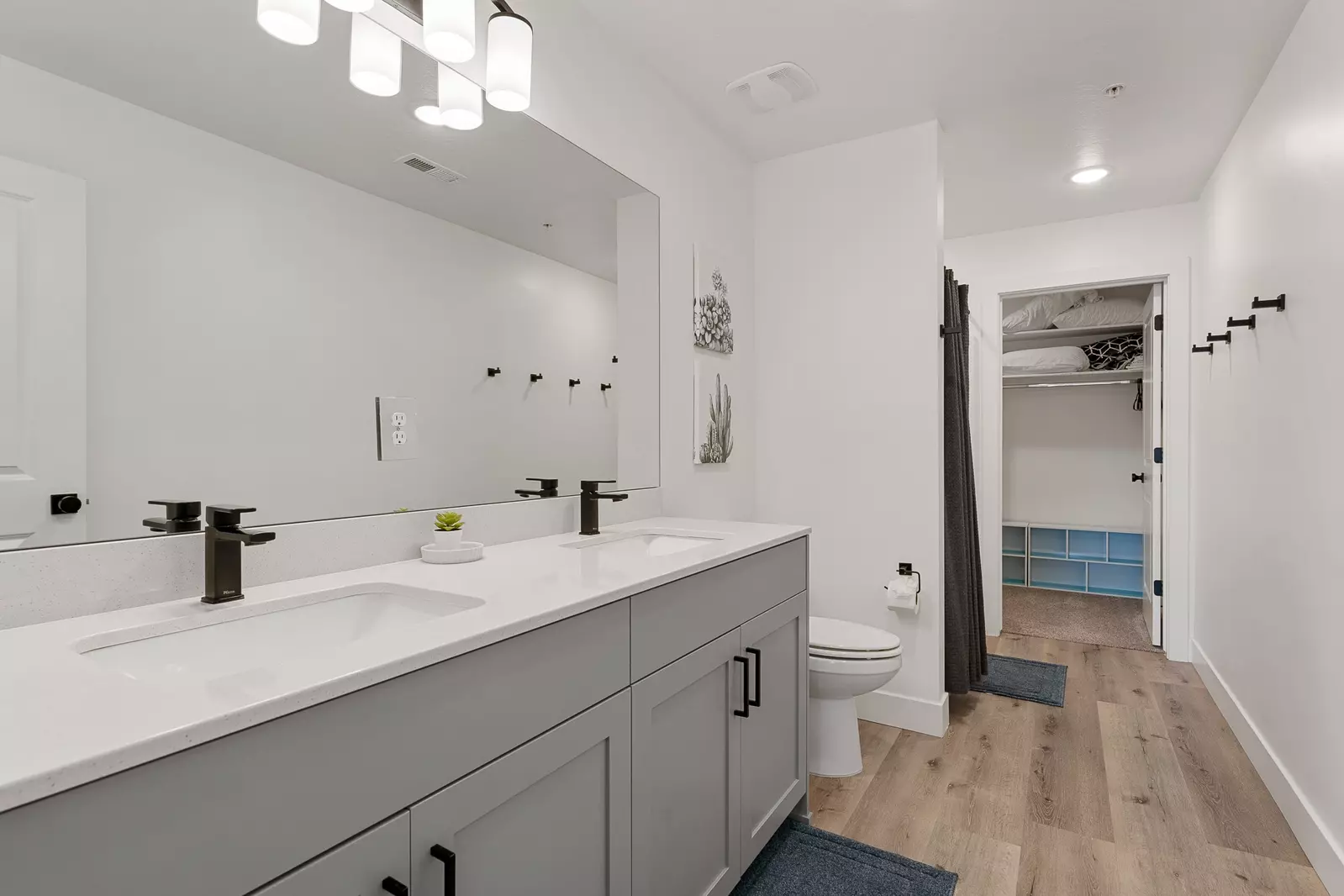 Second Level Master Bathroom