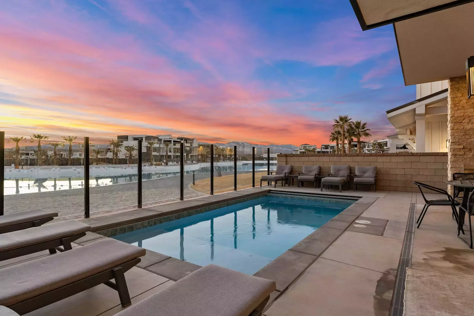 Backyard Private Pool