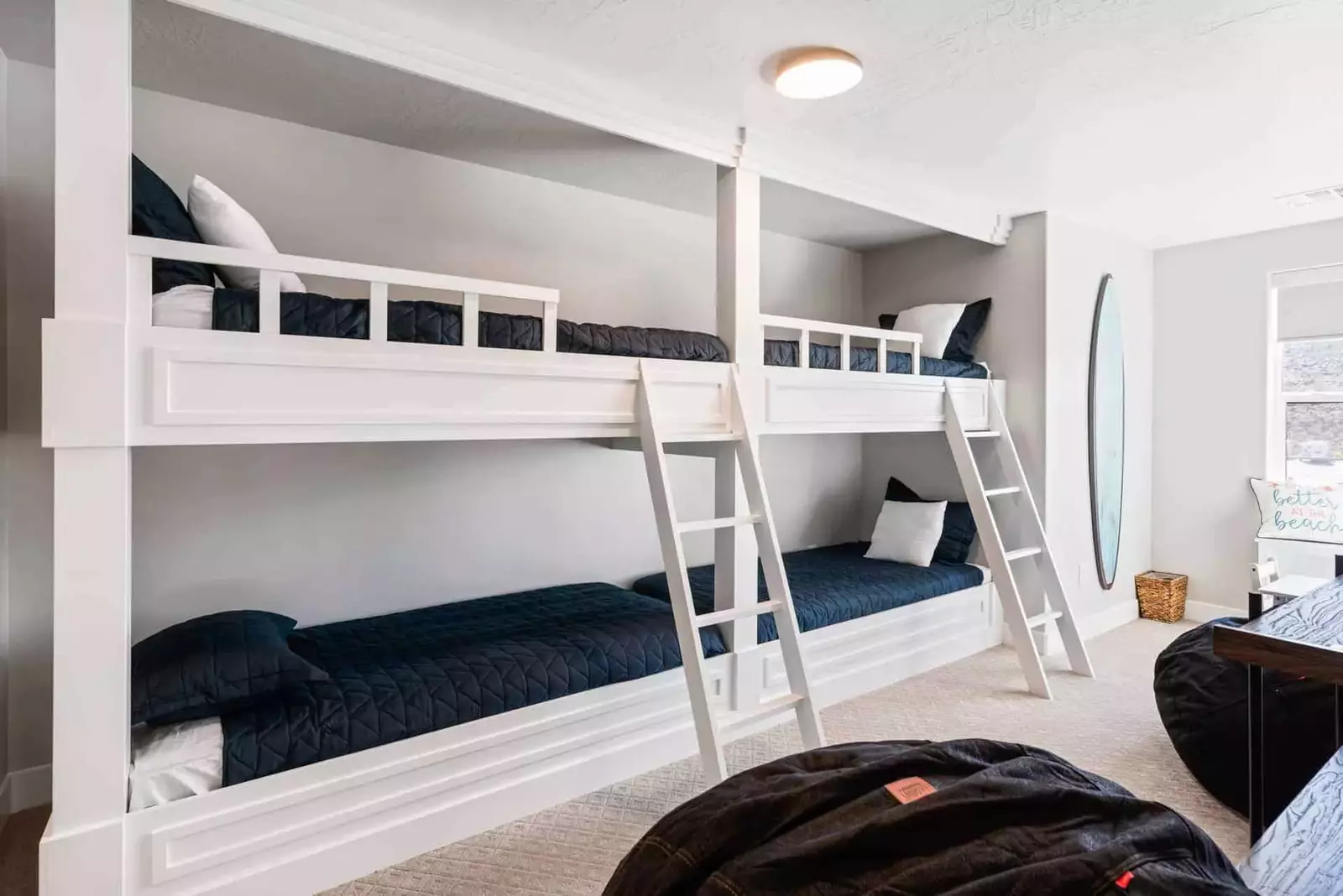 2 Twin/Twin Bunk Room