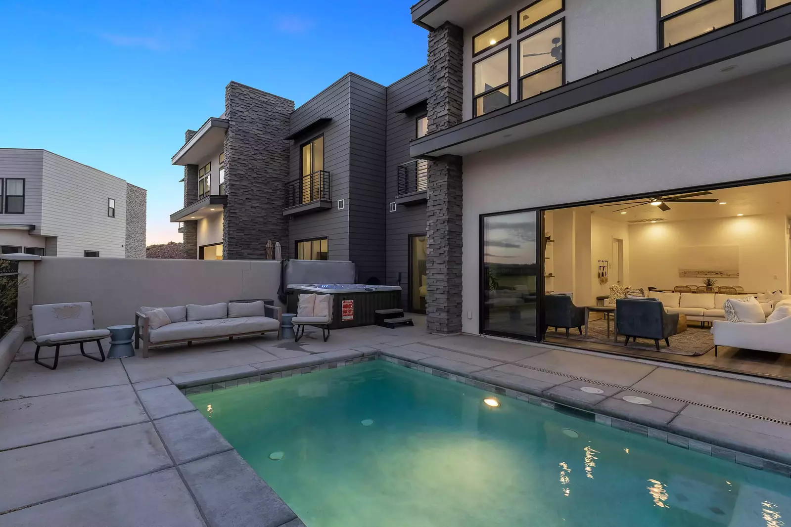 Private Pool & Hot Tub