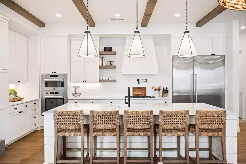 Kitchen / Island Seating