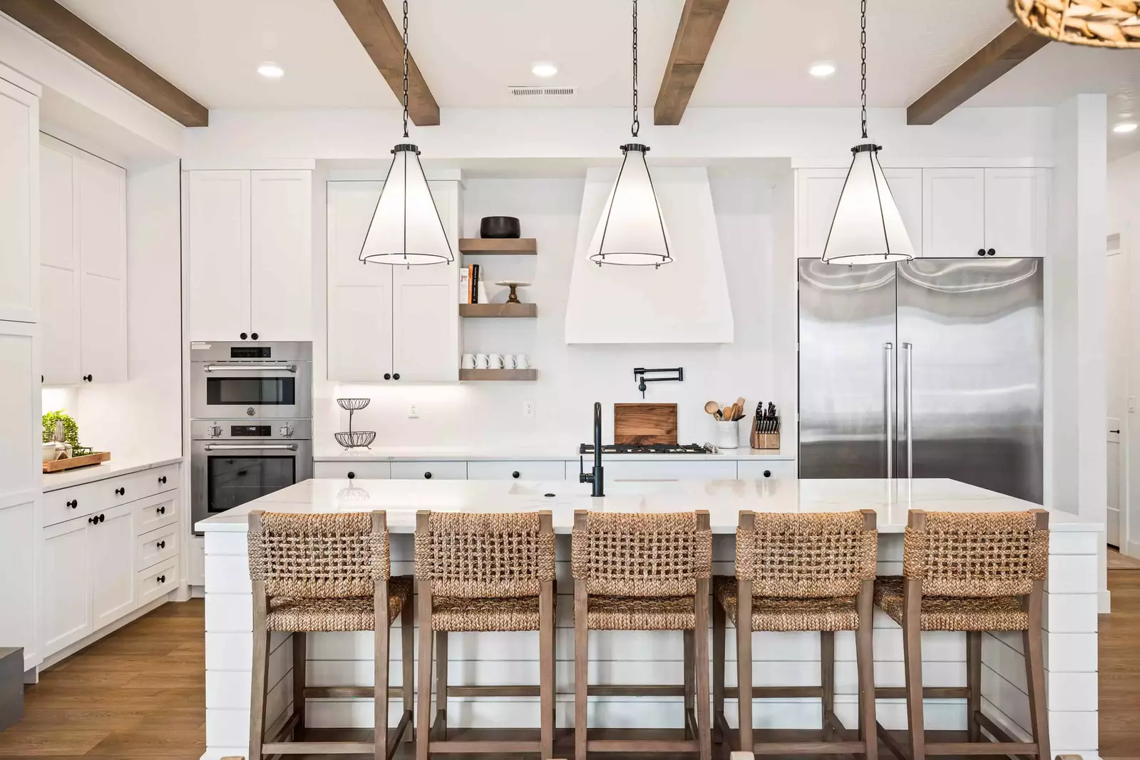 Kitchen / Island Seating