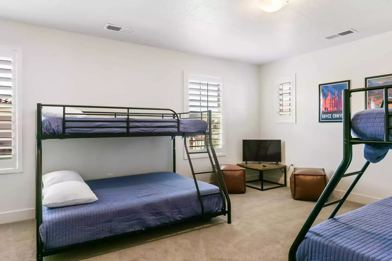 3 Twin / Full Bunk Room