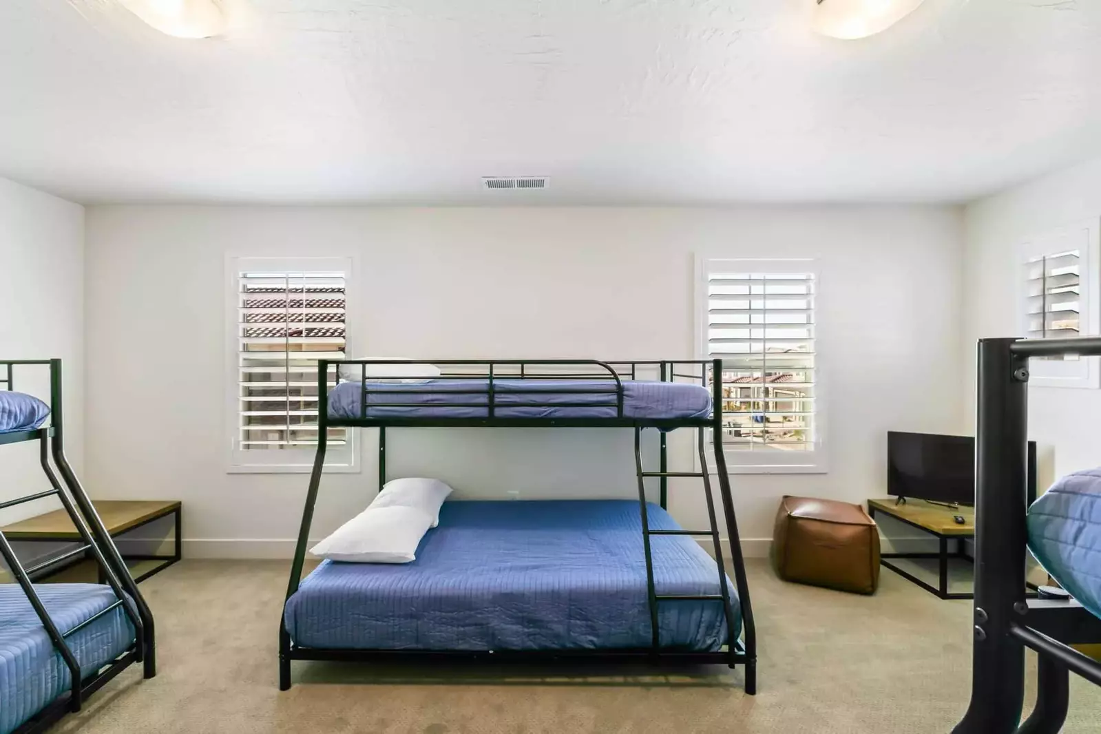 3 Twin / Full Bunk Room