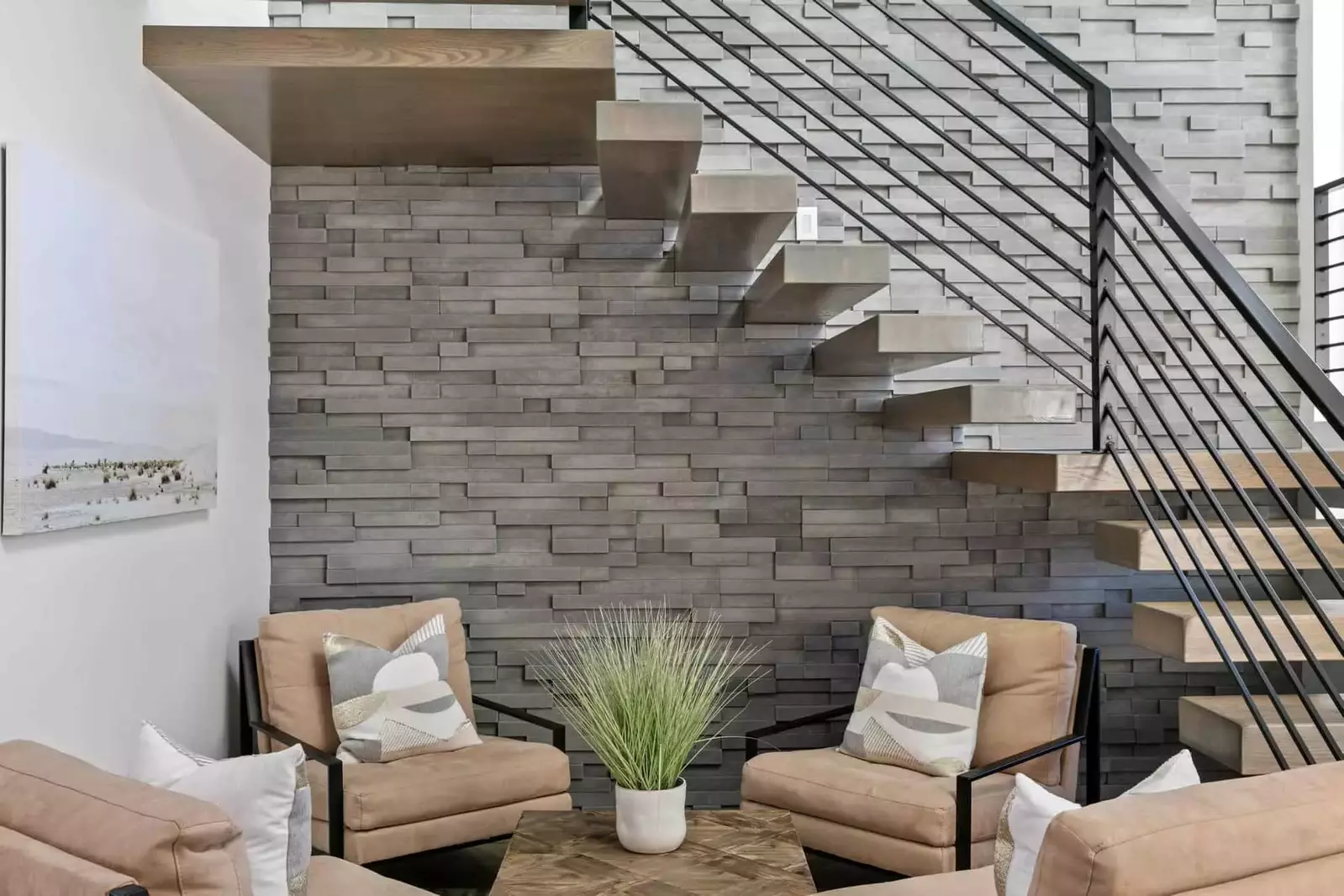 Lounge Area by Front Entrance