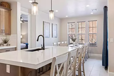 Fully Equipped Kitchen / Dining Area