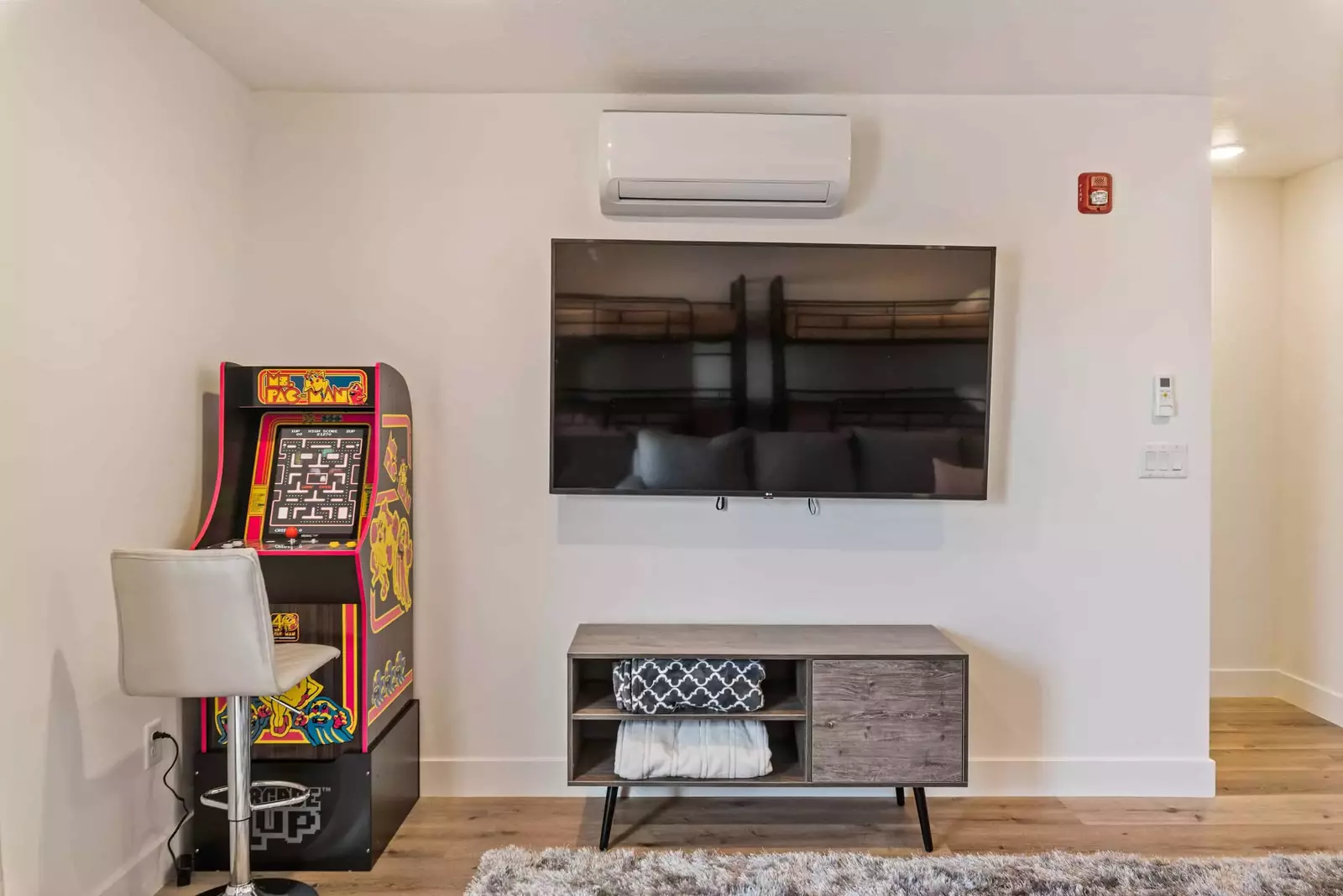 3rd Floor Entertainment Room & Arcade