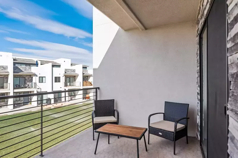 2nd Floor Patio