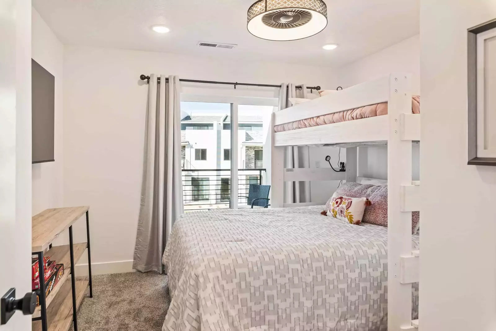 2nd Floor 1T/Q bunk room