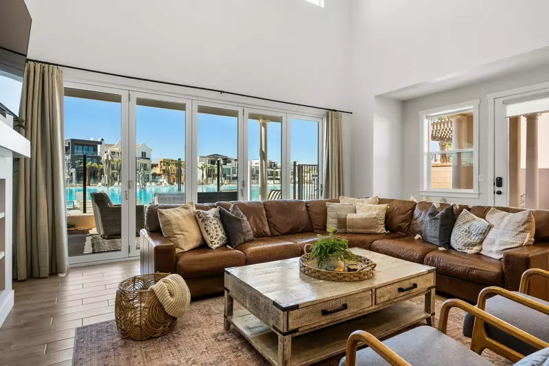 Living Room (Lagoon-Front Backyard)