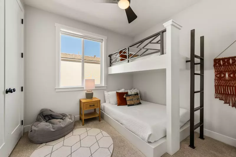 1T/F Bunk Room