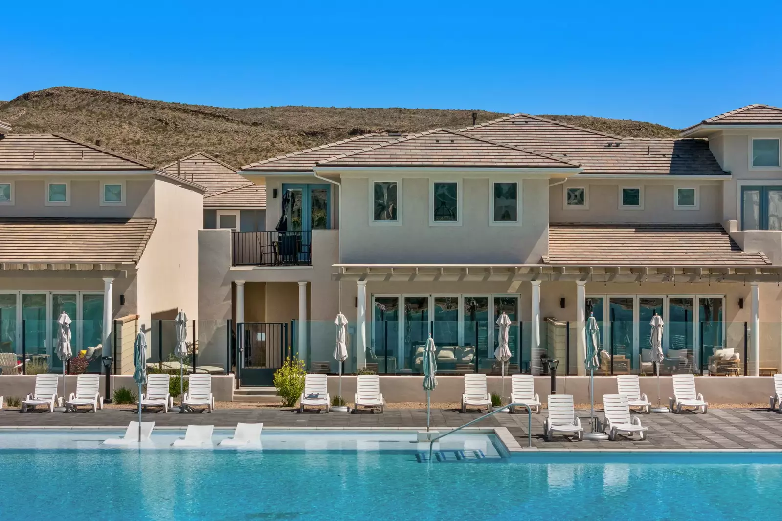 Back Exterior View of Rental (Lagoon-Front)