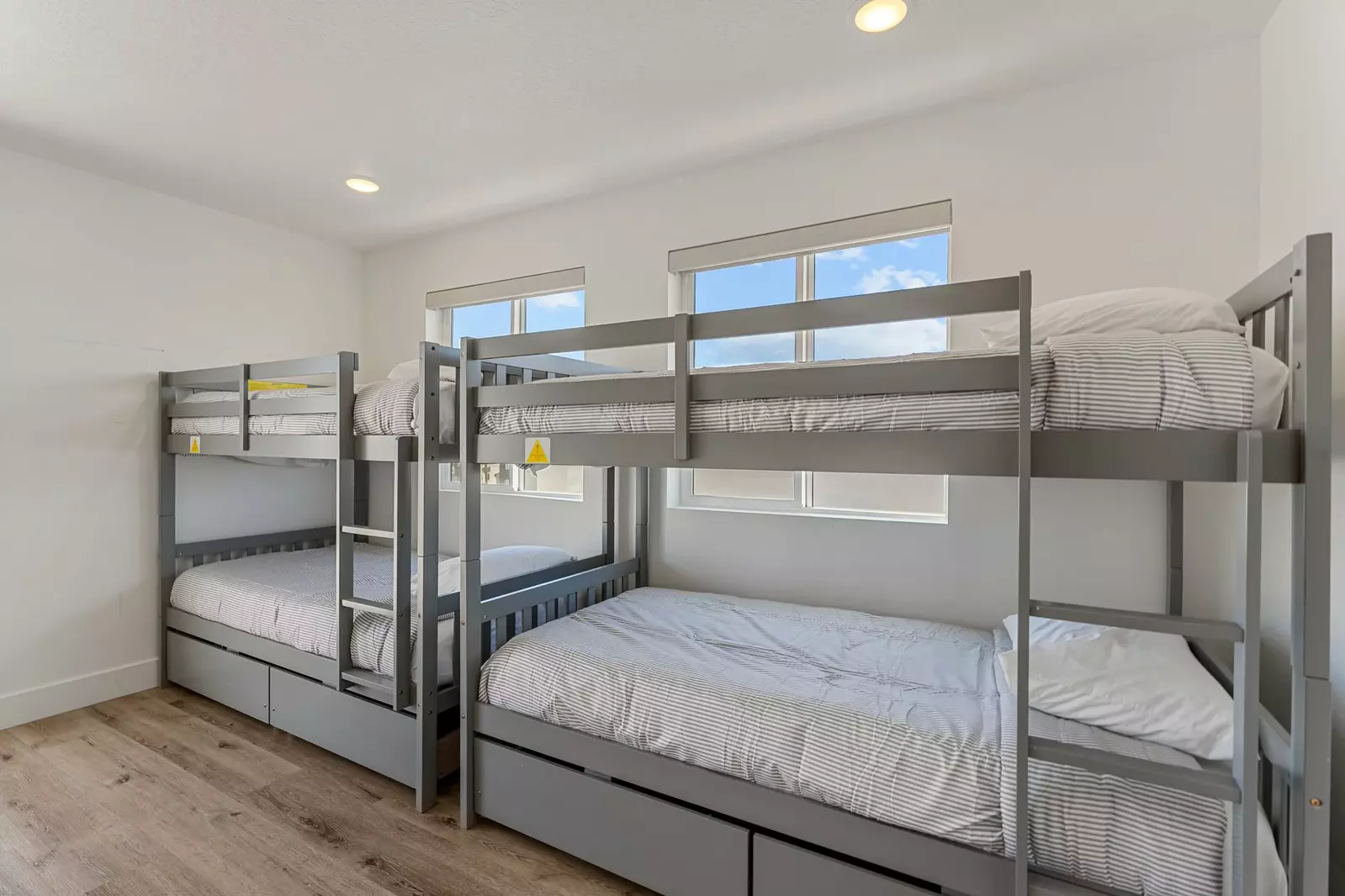 2 Twin/Twin Bunks