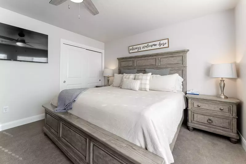 King and Twin / Twin Bunk Room II