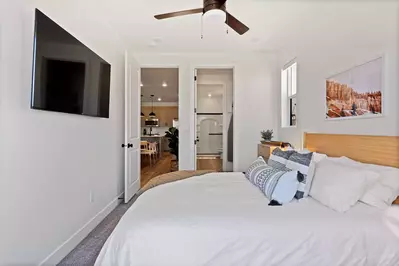 Queen Bedroom