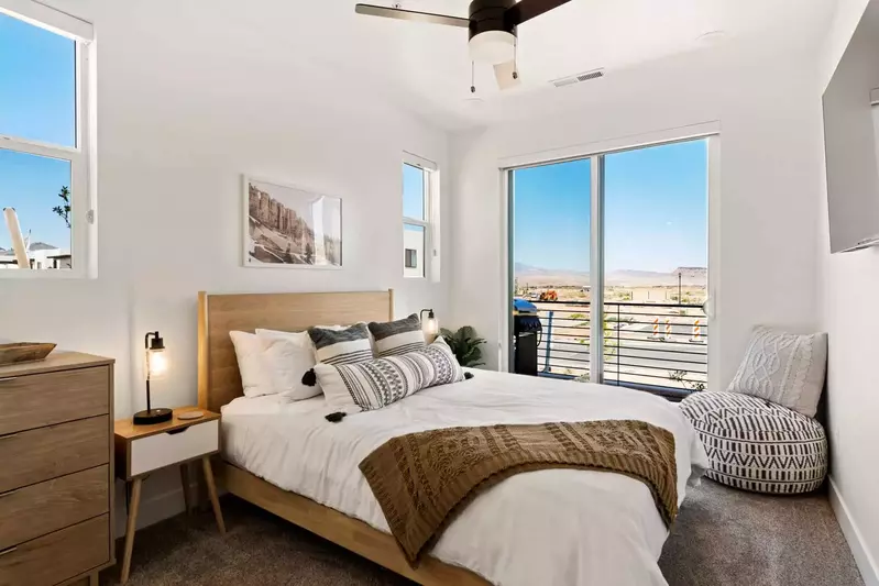 Queen Bedroom
