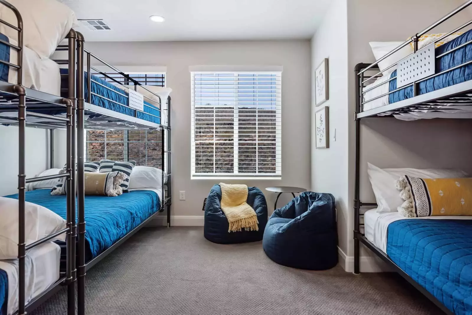 2 Queen/Queen Bunks, 1 Twin/Twnin Bunk Room