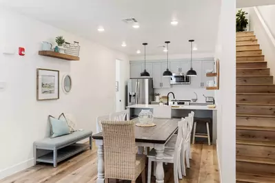 Kitchen/Dining Area