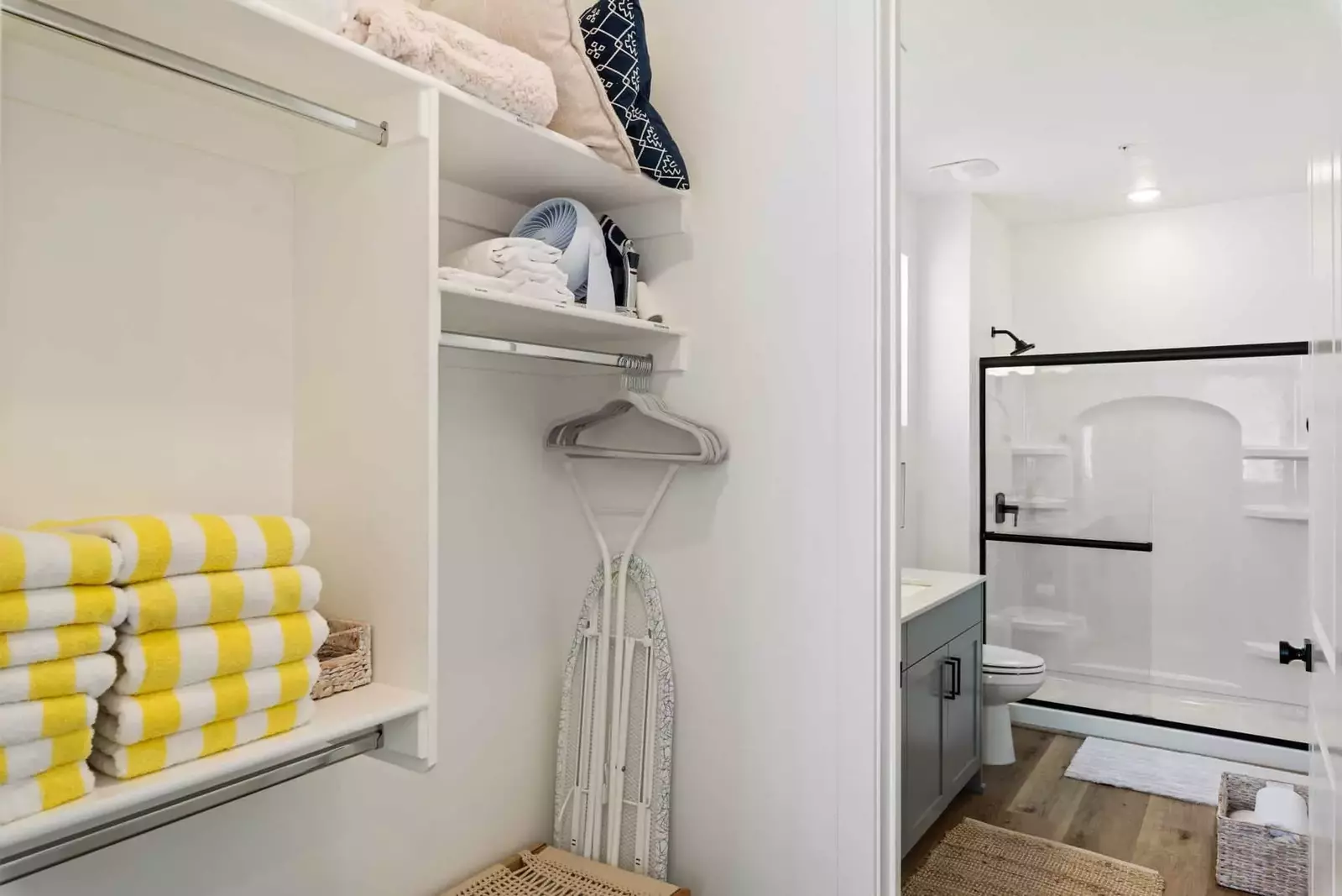 Closet/Bathroom