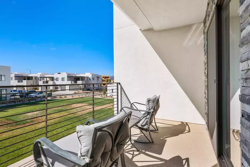 2nd Floor Patio