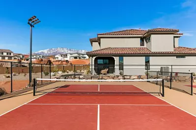 Community Pickleball Courts