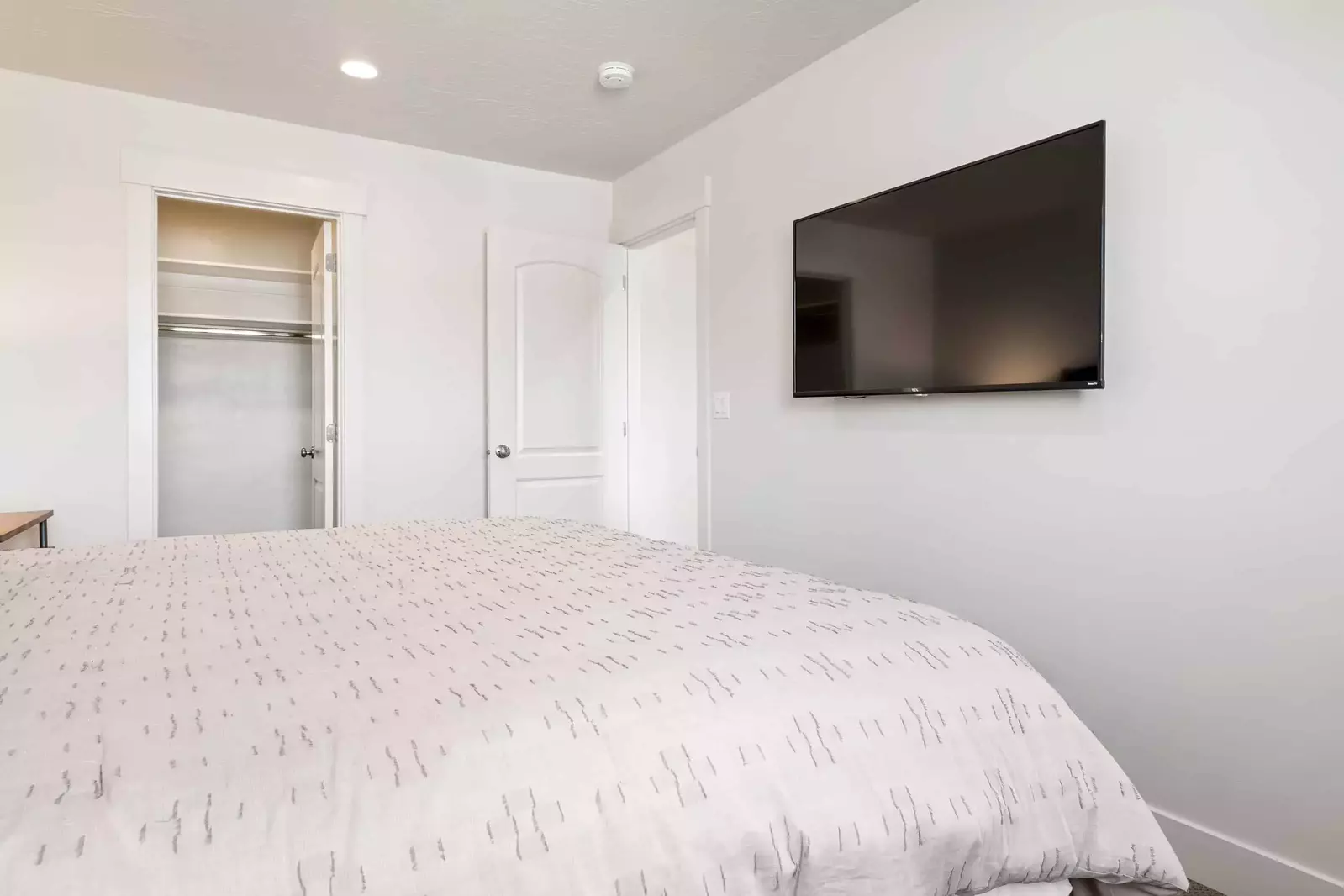 Queen Bedroom