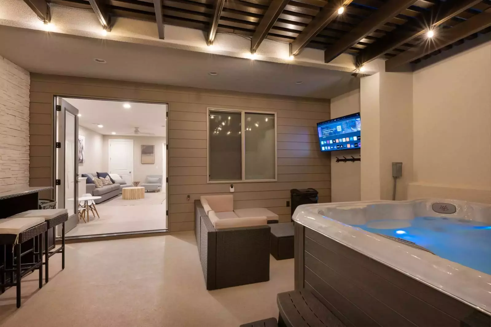 2nd Floor Patio